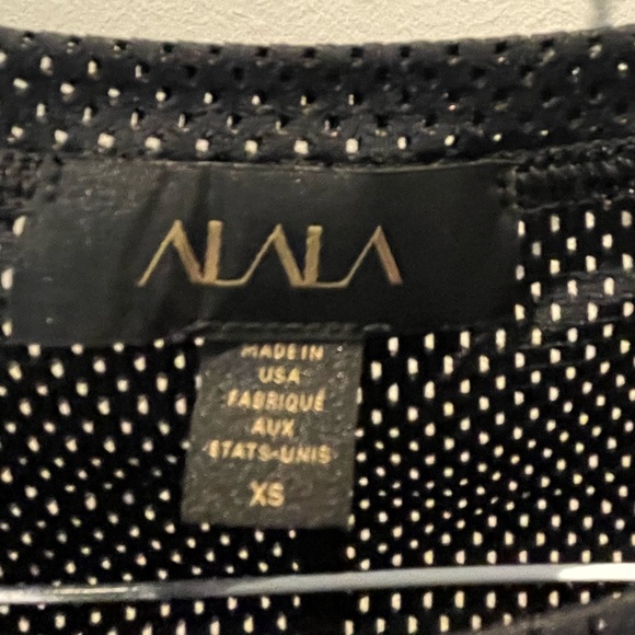 ALALA Tie back crop tee. - Picture 4 of 4